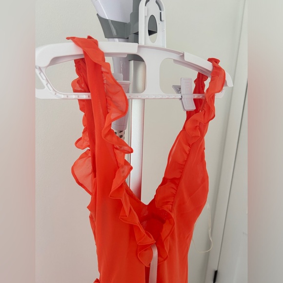 NWT House of CB pixie ruffle Georgette Body-con Cocktail Dress - Picture 9 of 12